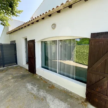 Vakantiehuis Pretty House For 6 With Garden