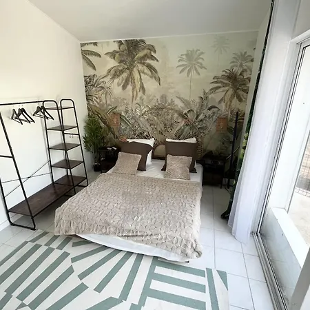 Pretty House For 6 With Garden *