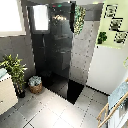 Spacious House For 6 With Pool Table Prázdninový dům *